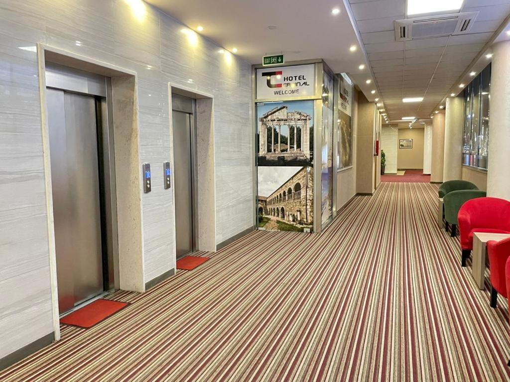 Hotel Terminal Тирана Екстер'єр фото