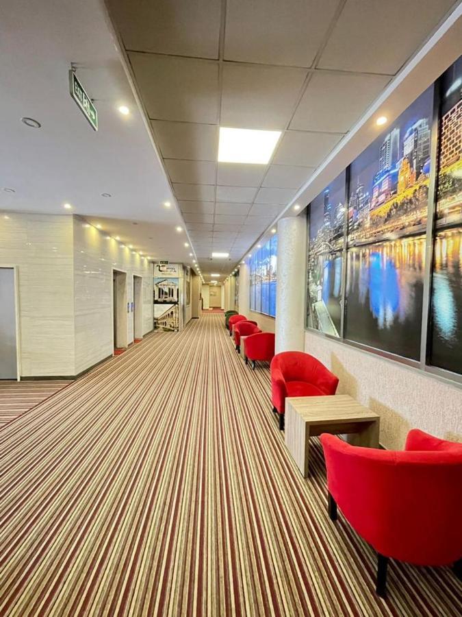 Hotel Terminal Тирана Екстер'єр фото