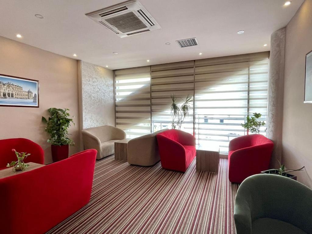 Hotel Terminal Тирана Екстер'єр фото