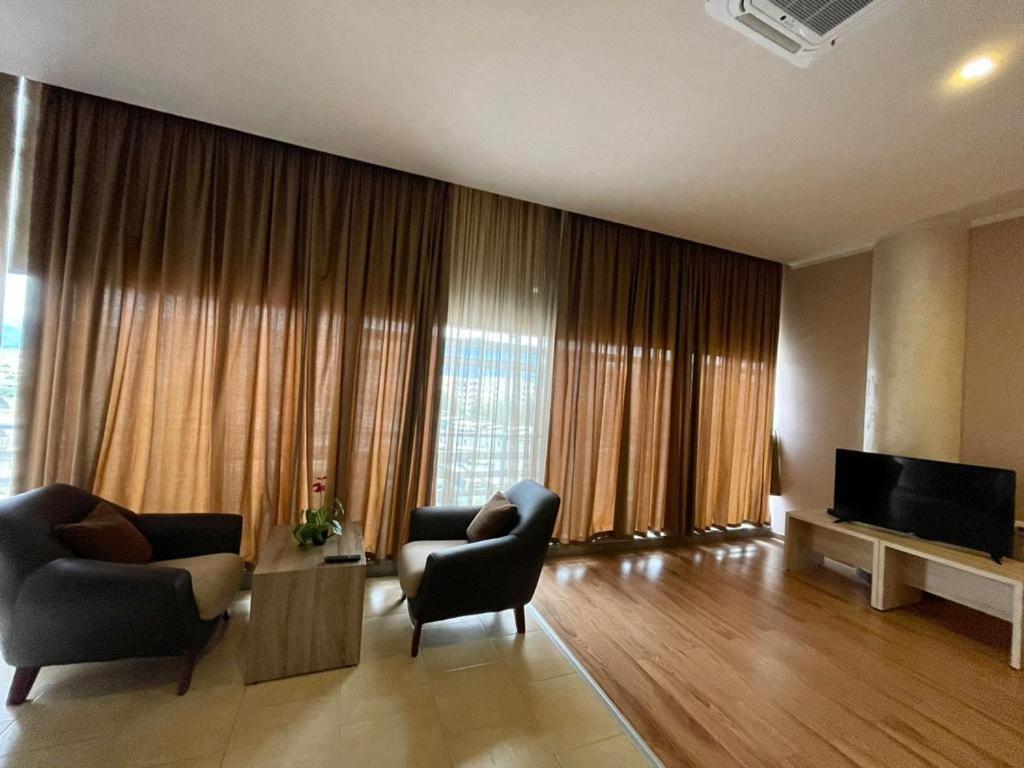 Hotel Terminal Тирана Екстер'єр фото