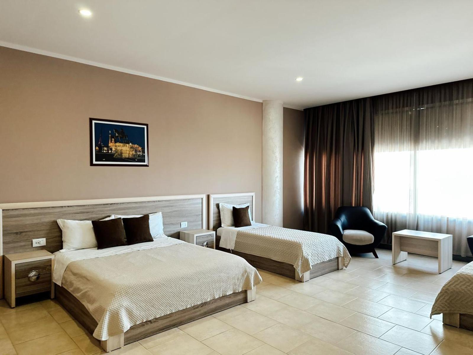 Hotel Terminal Тирана Екстер'єр фото