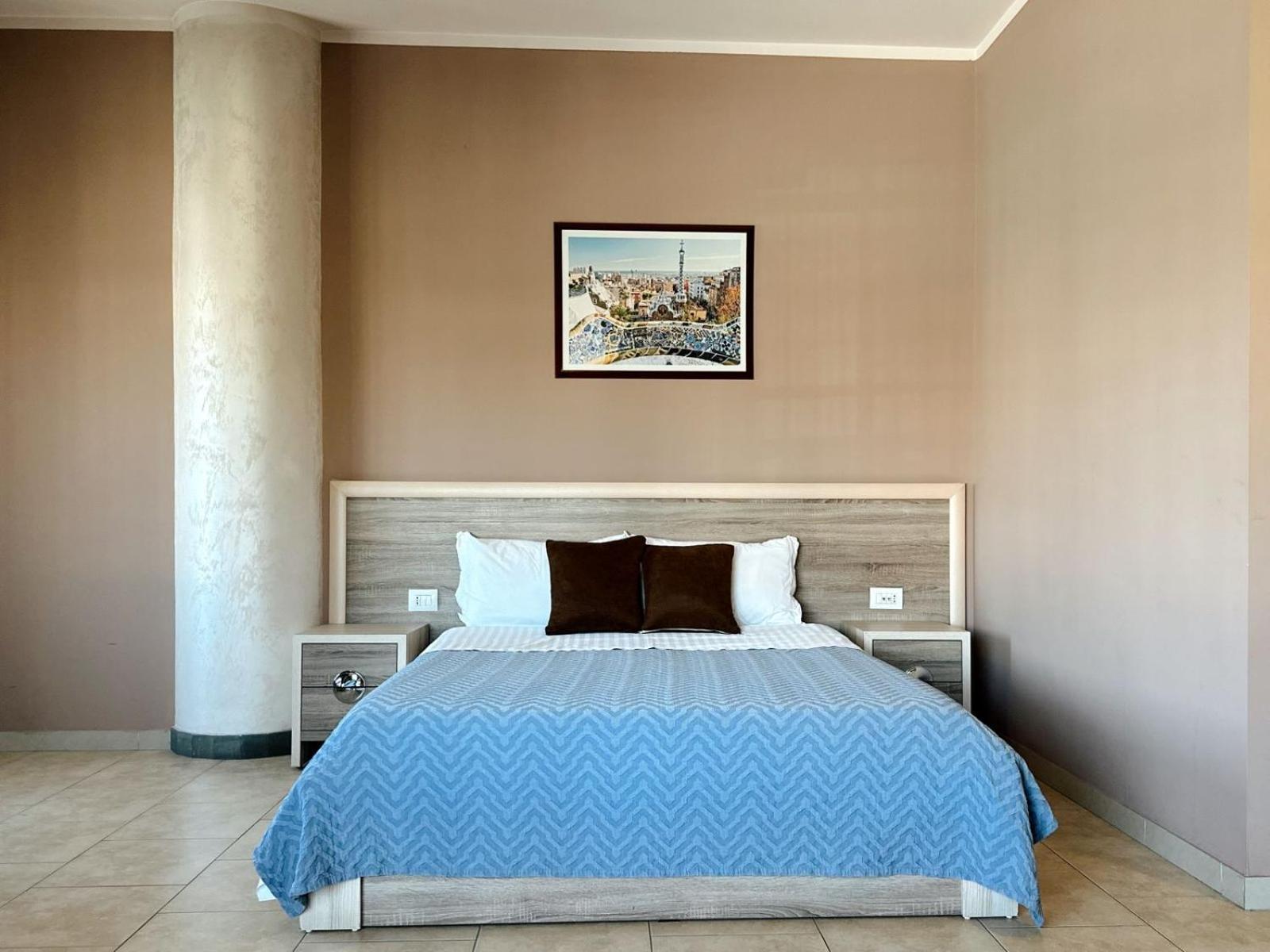 Hotel Terminal Тирана Екстер'єр фото