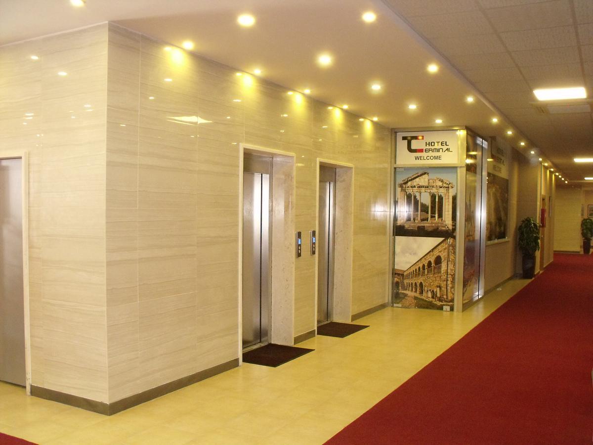 Hotel Terminal Тирана Екстер'єр фото