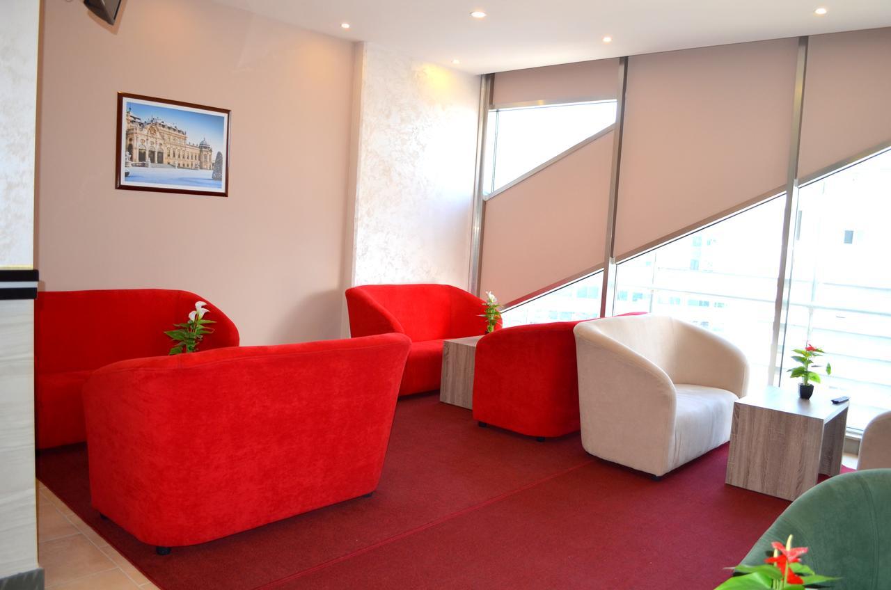 Hotel Terminal Тирана Екстер'єр фото