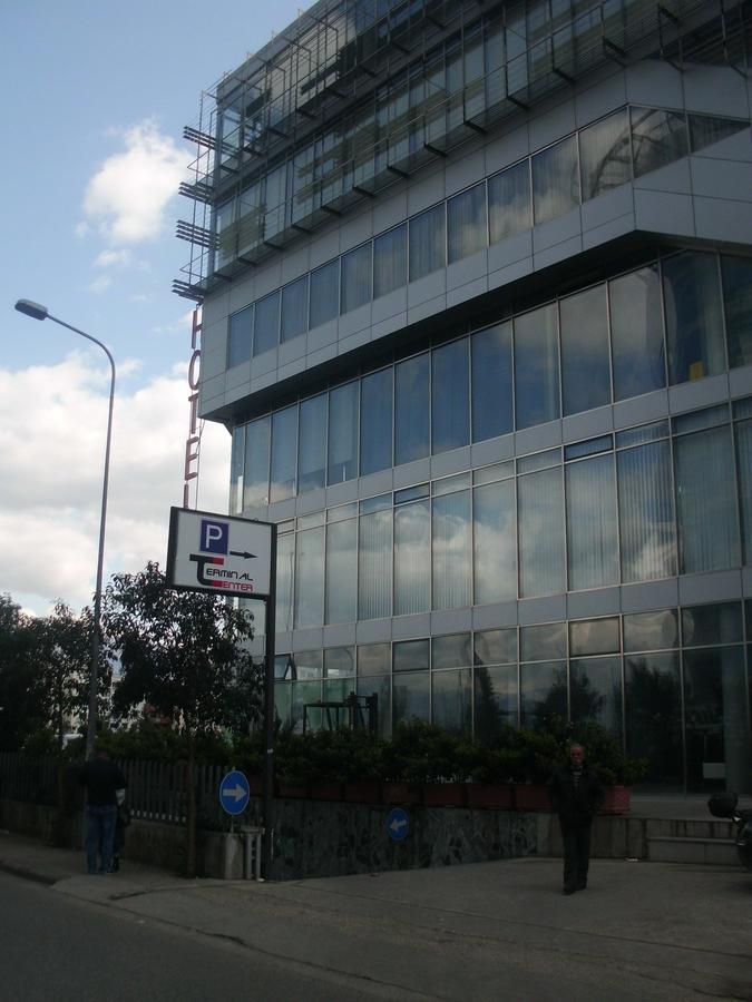 Hotel Terminal Тирана Екстер'єр фото
