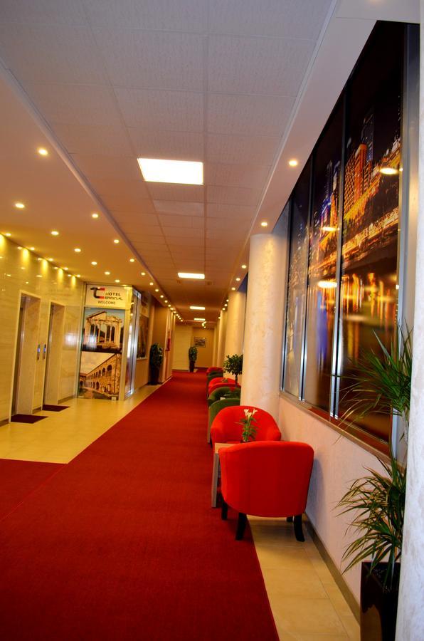 Hotel Terminal Тирана Екстер'єр фото