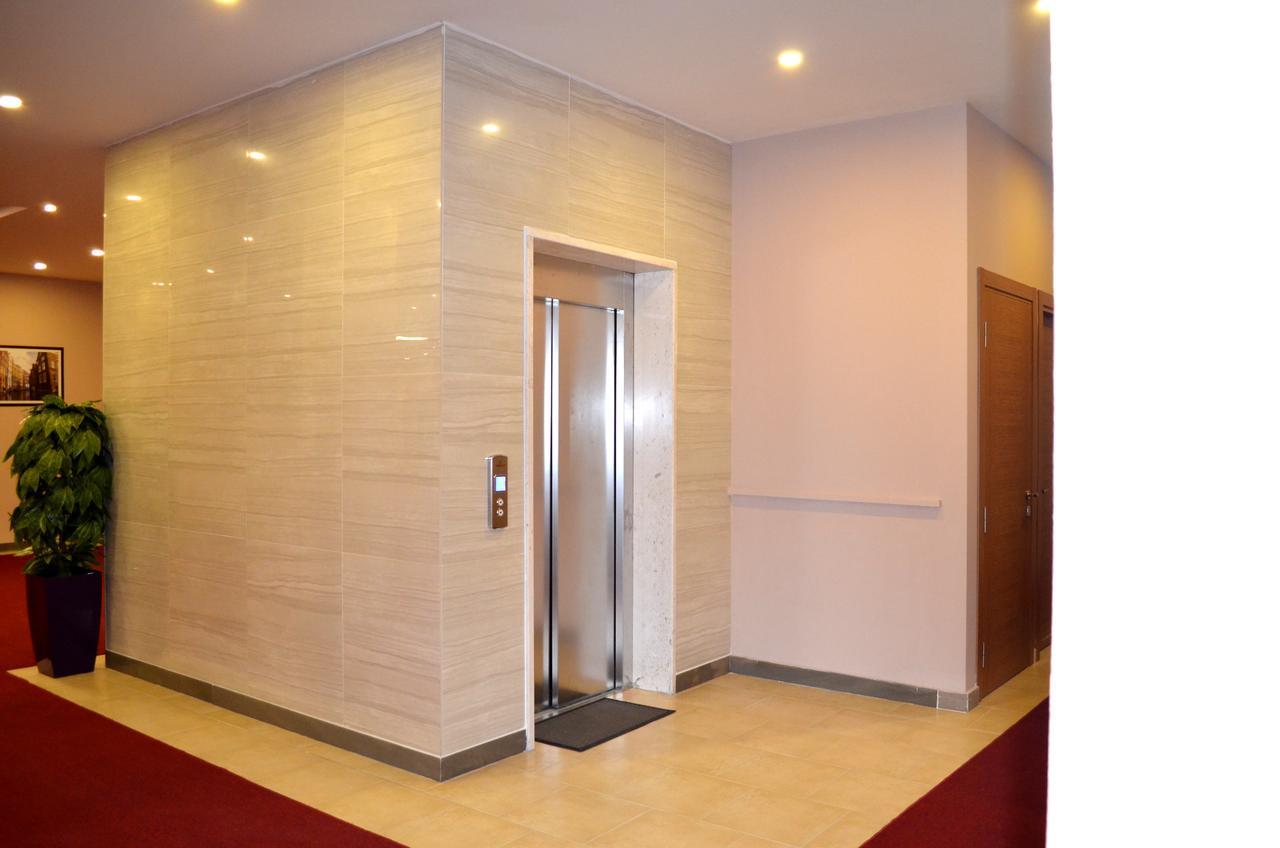 Hotel Terminal Тирана Екстер'єр фото